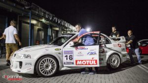 Mitsubishi Evo auf dem Weg zu technischen Abnahme